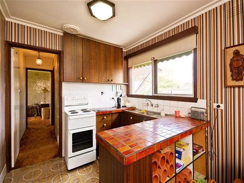 18 Sherwood Avenue, Ringwood East VIC 3135