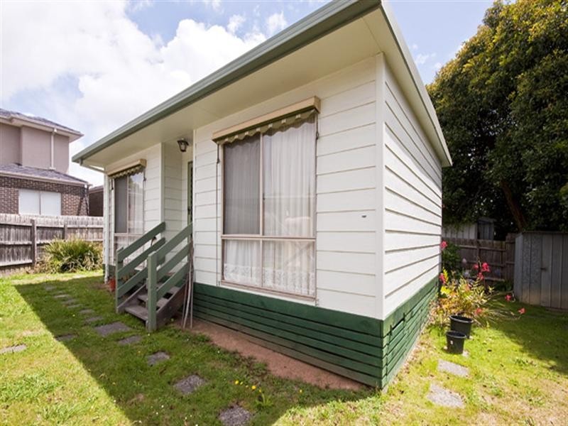 18 Sherwood Avenue, Ringwood East VIC 3135