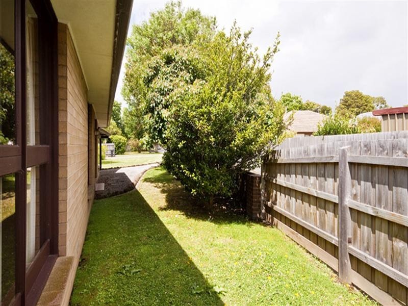 18 Sherwood Avenue, Ringwood East VIC 3135