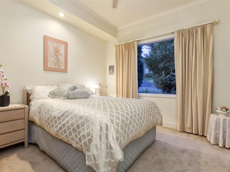 8 Parkview Terrace, Lysterfield South VIC 3156
