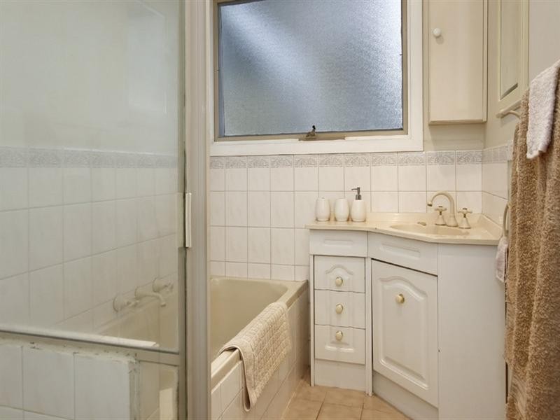 12 Blackwood Park Road, Ferntree Gully VIC 3156