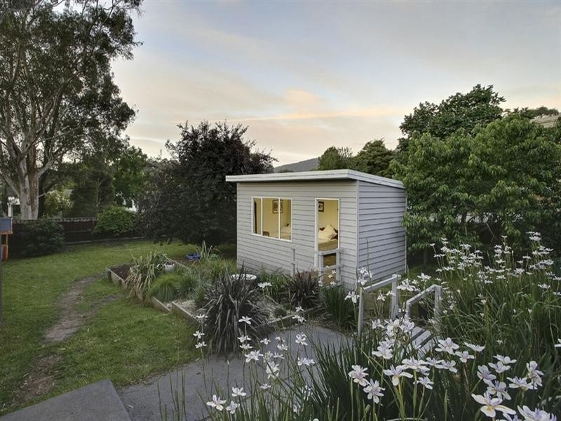 12 Blackwood Park Road, Ferntree Gully VIC 3156