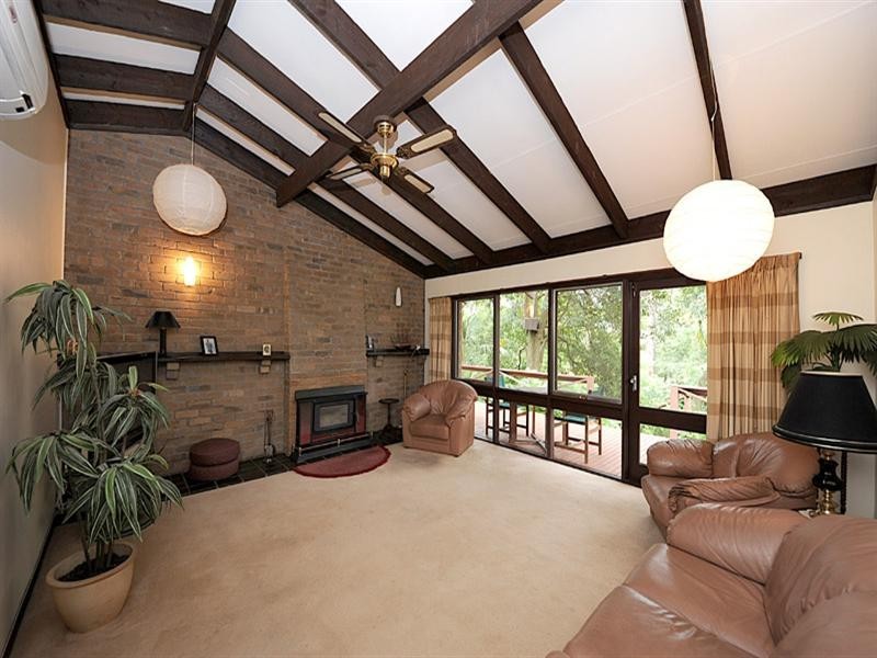 9 Birdwood Avenue, Upwey VIC 3158