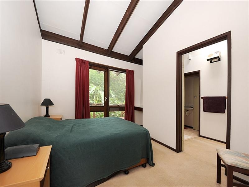 9 Birdwood Avenue, Upwey VIC 3158