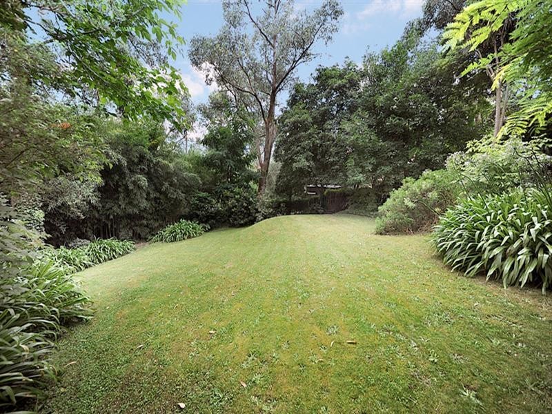 9 Birdwood Avenue, Upwey VIC 3158