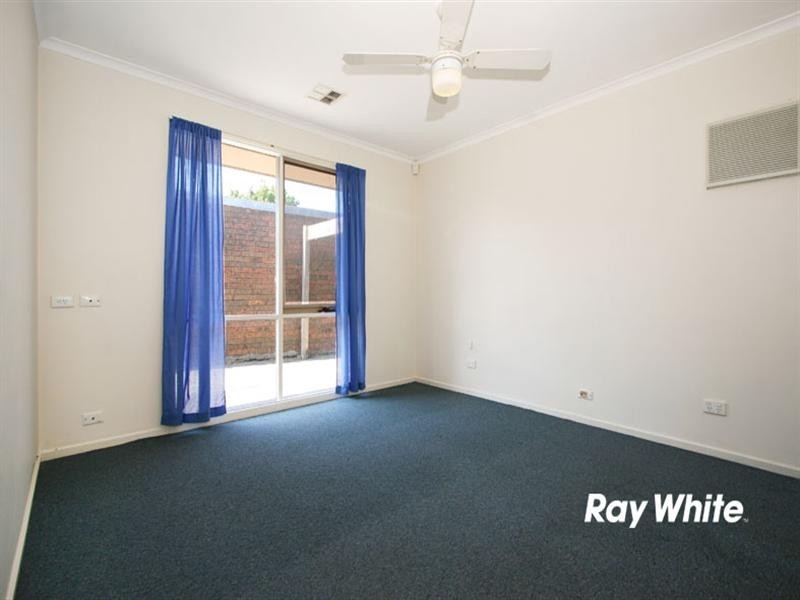 13 Cumquat Court, Cranbourne North VIC 3977