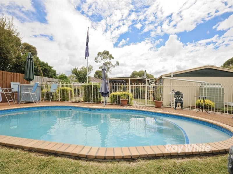 48 Renwick Road, Ferntree Gully VIC 3156