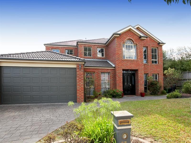 37 Sovereign Crest Boulevard, Rowville VIC 3178