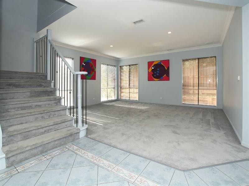 37 Sovereign Crest Boulevard, Rowville VIC 3178