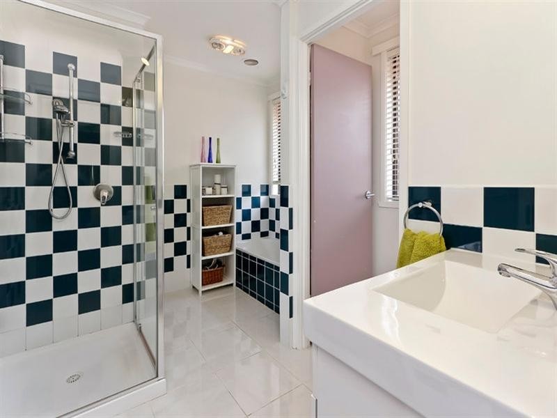 2 Elmore Court, Ferntree Gully VIC 3156