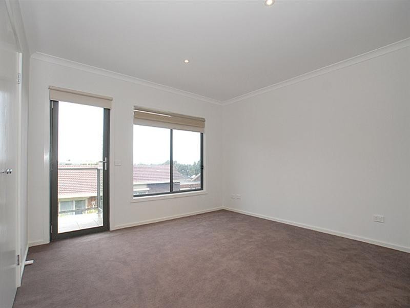 1/10 Tulip Crescent, Boronia VIC 3155