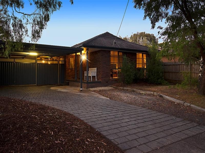 10 Toolimerin Avenue, Bayswater North VIC 3153