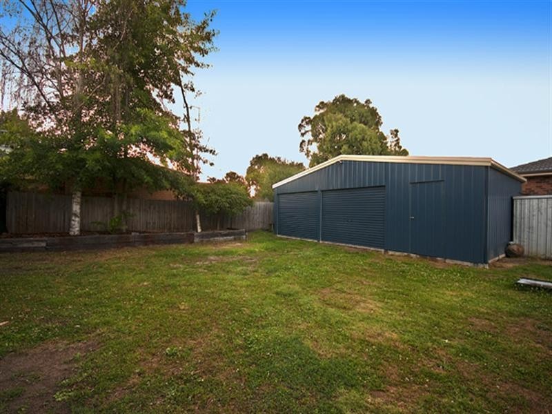 10 Toolimerin Avenue, Bayswater North VIC 3153