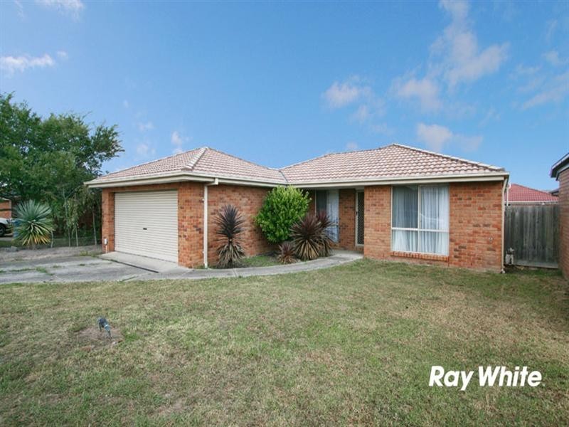 17 Cornwell Crescent, Cranbourne East VIC 3977