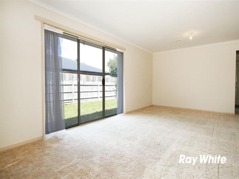 17 Cornwell Crescent, Cranbourne East VIC 3977