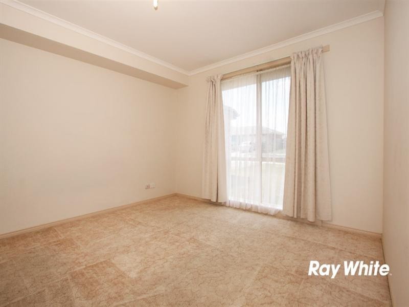 17 Cornwell Crescent, Cranbourne East VIC 3977