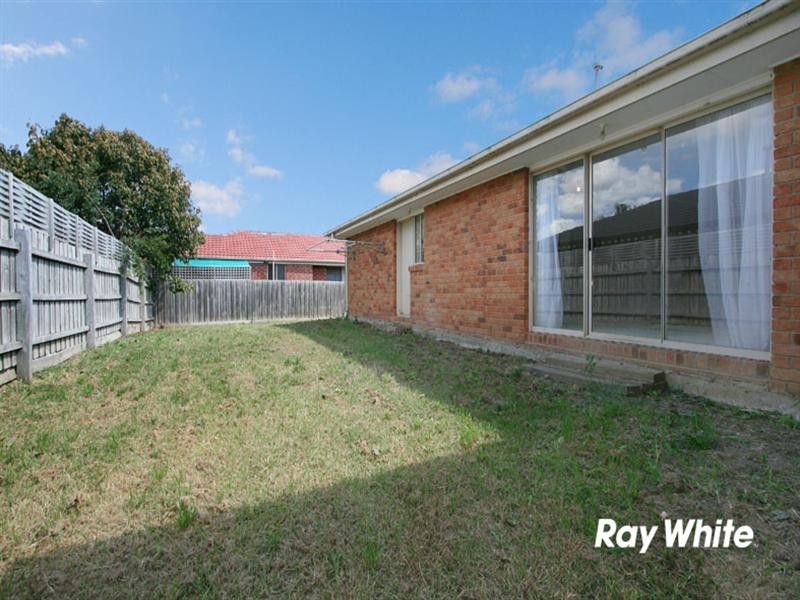 17 Cornwell Crescent, Cranbourne East VIC 3977