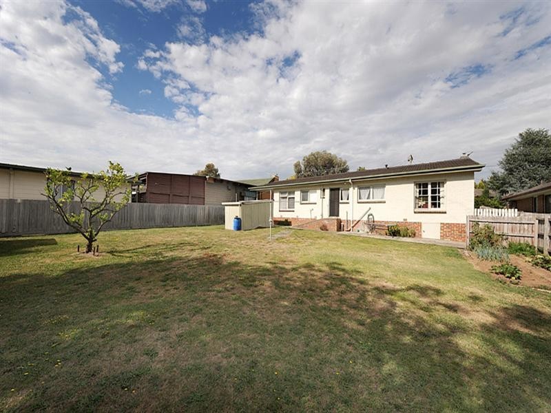 25 Linda Crescent, Ferntree Gully VIC 3156