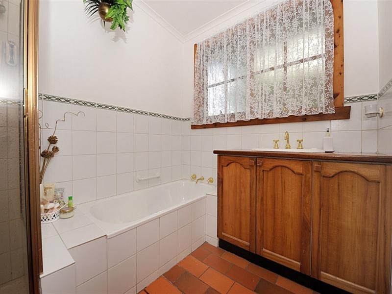 7 Glenbrook Road, Clematis VIC 3782