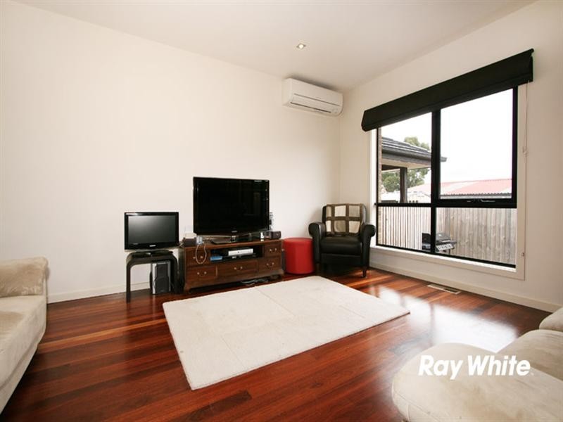 2/15 Pinnacle Avenue, Ferntree Gully VIC 3156