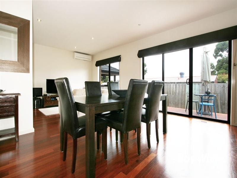 2/15 Pinnacle Avenue, Ferntree Gully VIC 3156