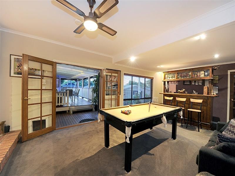 8 Gum Court, Knoxfield VIC 3180