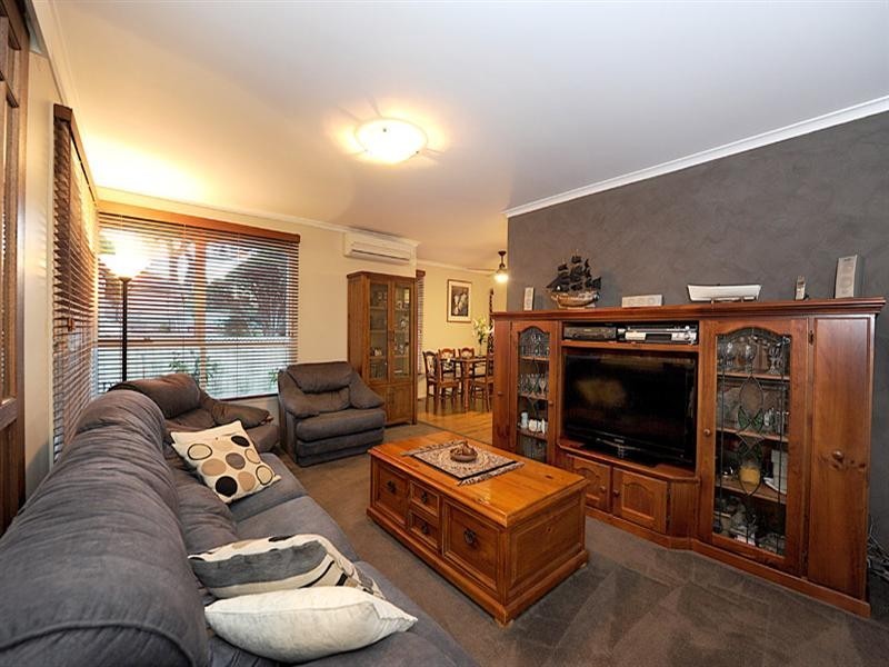 8 Gum Court, Knoxfield VIC 3180