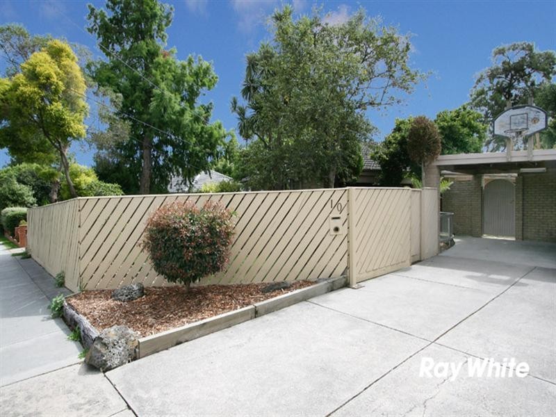 10 Adele Avenue, Ferntree Gully VIC 3156