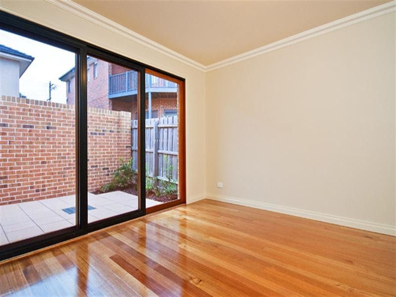 2/43 Shepherd Road, Glen Waverley VIC 3150