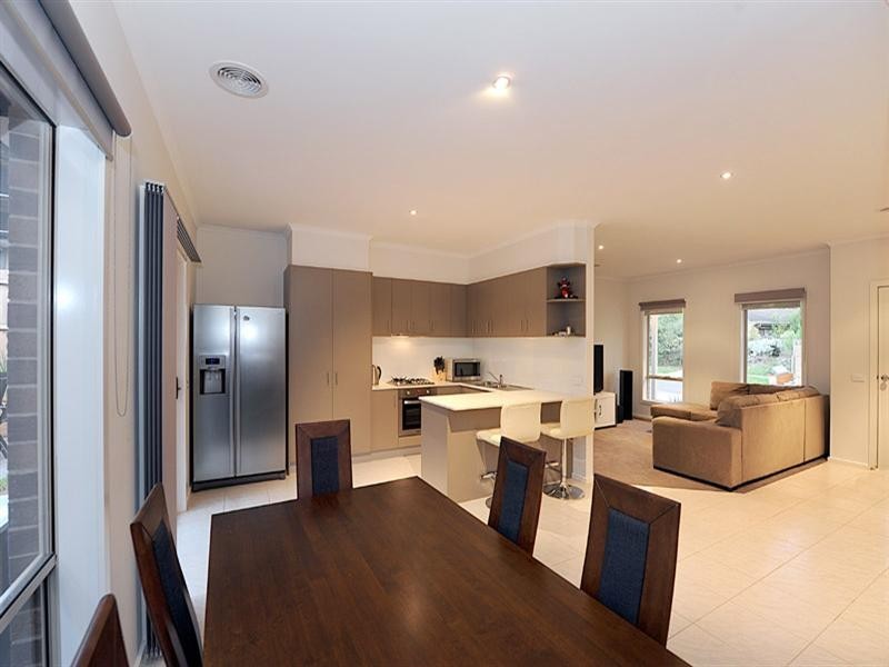 1B Cousin Drive, Wantirna South VIC 3152