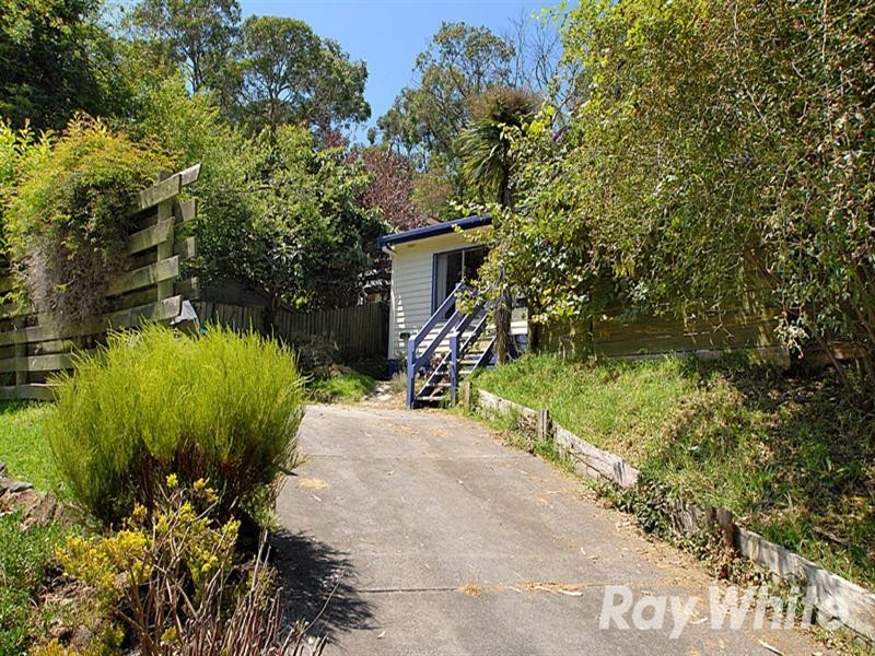 8 Mercia Avenue, The Basin VIC 3154