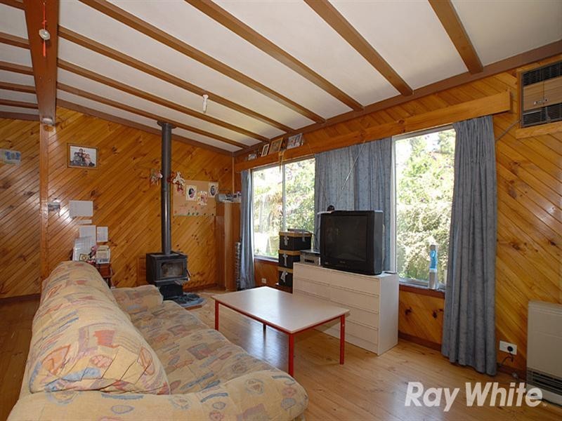 8 Mercia Avenue, The Basin VIC 3154