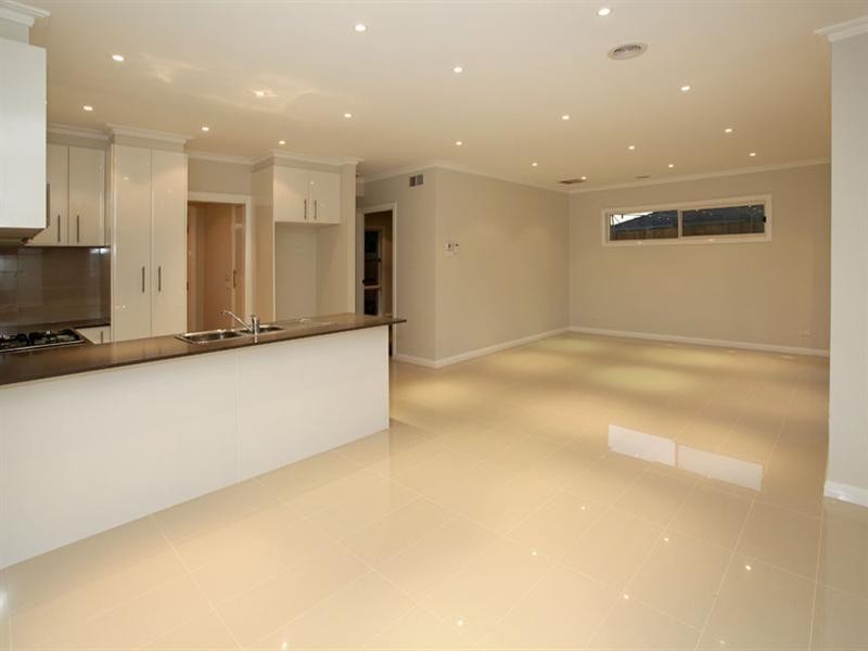 2/39 Laura Road, Knoxfield VIC 3180