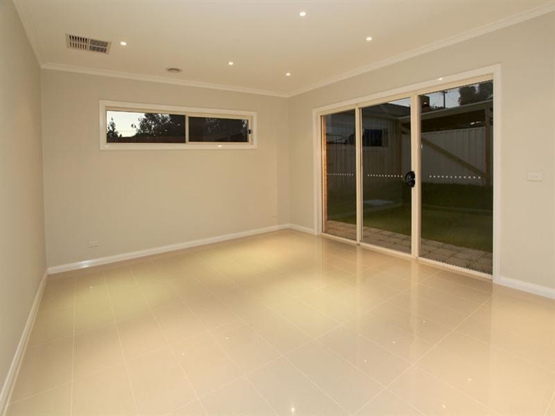 2/39 Laura Road, Knoxfield VIC 3180