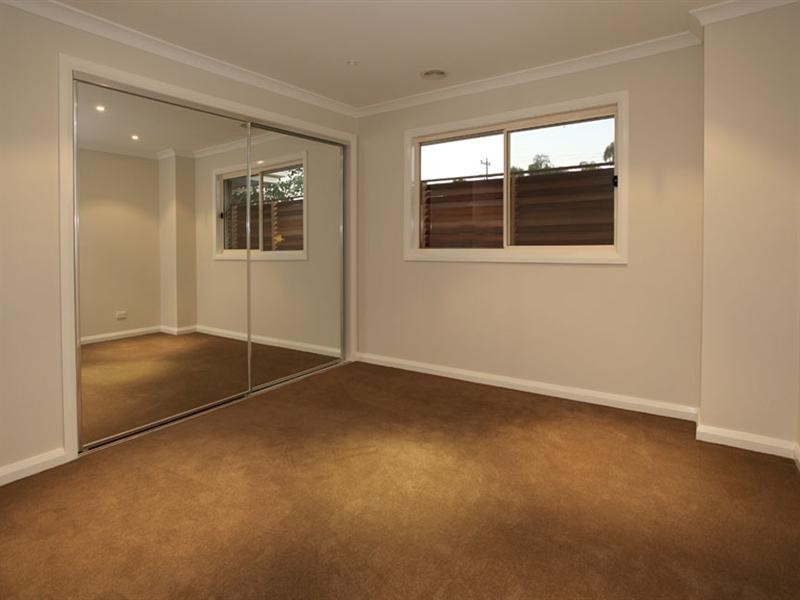 2/39 Laura Road, Knoxfield VIC 3180