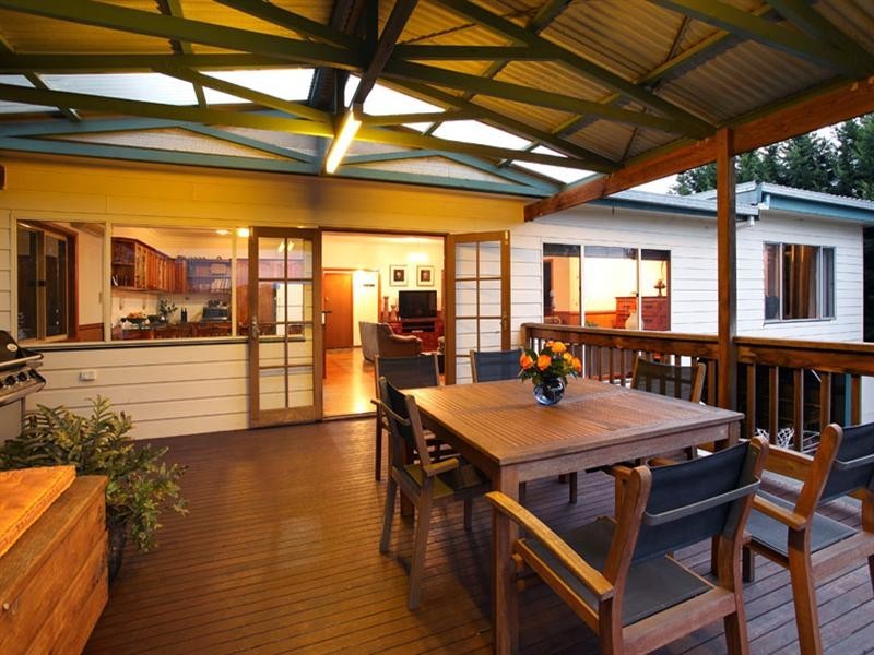 54 Churchill Park Drive, Lysterfield South VIC 3156