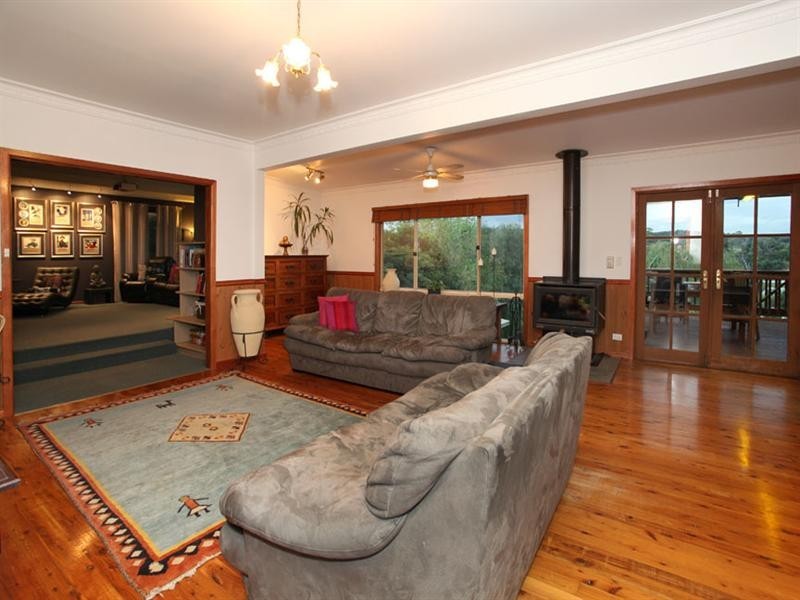 54 Churchill Park Drive, Lysterfield South VIC 3156