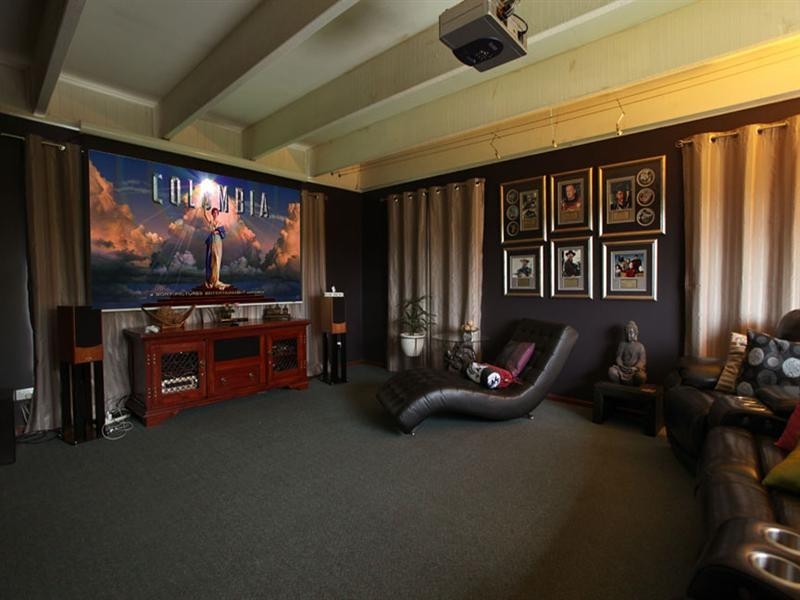 54 Churchill Park Drive, Lysterfield South VIC 3156