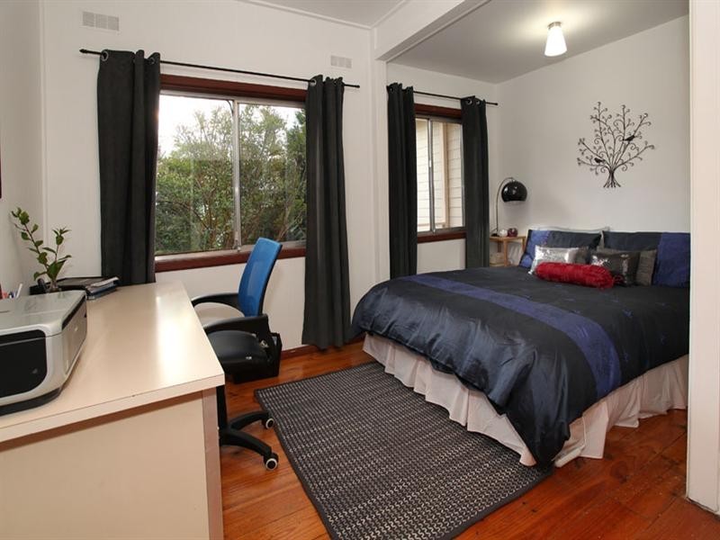 54 Churchill Park Drive, Lysterfield South VIC 3156