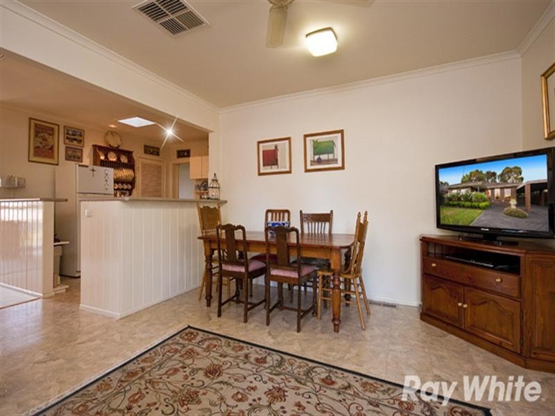 37 Folkstone Crescent, Ferntree Gully VIC 3156