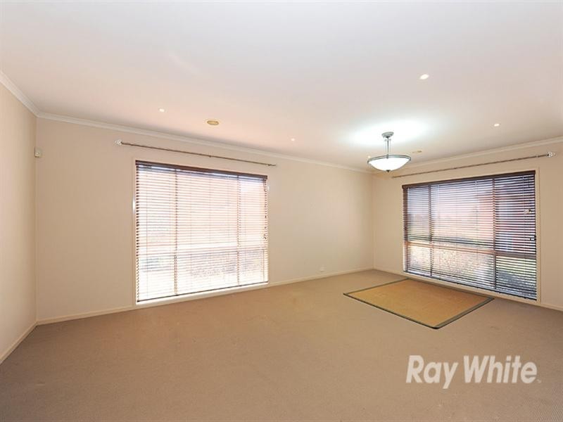 42 Arlington Drive, Glen Waverley VIC 3150