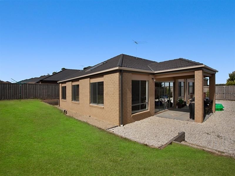 72 Grices Road, Berwick VIC 3806