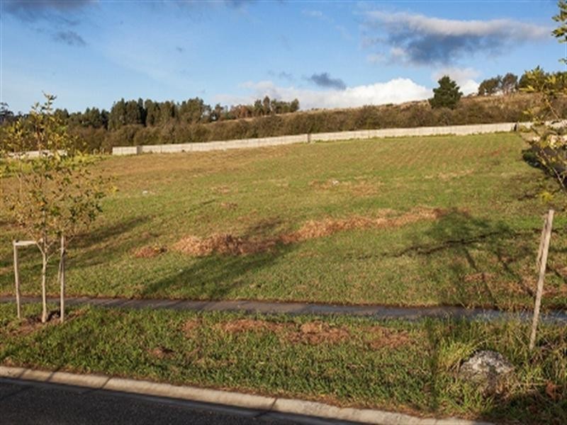 118 Crawley Road, Narre Warren North VIC 3804