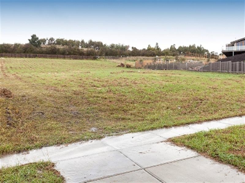 118 Crawley Road, Narre Warren North VIC 3804