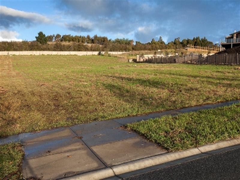 118 Crawley Road, Narre Warren North VIC 3804