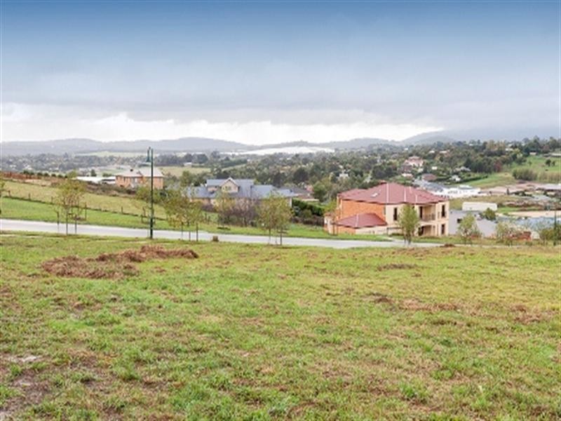 118 Crawley Road, Narre Warren North VIC 3804