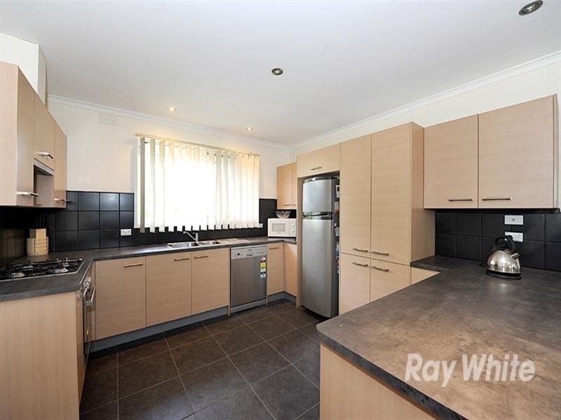 19 Silverton Drive, Ferntree Gully VIC 3156