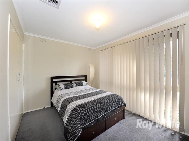 19 Silverton Drive, Ferntree Gully VIC 3156