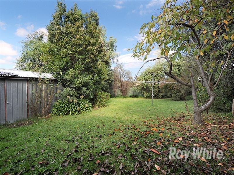 19 Silverton Drive, Ferntree Gully VIC 3156