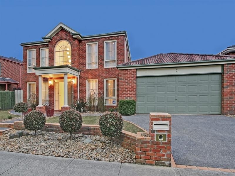 7 Fairway Drive, Rowville VIC 3178
